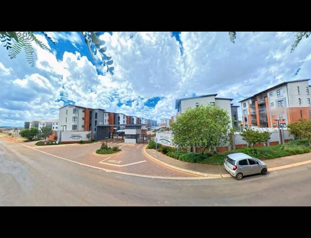 2 BEDROOM APARTMENT FOR SALE IN GLEN MARAIS